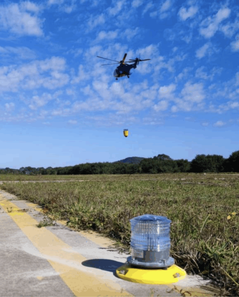 Solar Heliport Perimeter Light - Close Look